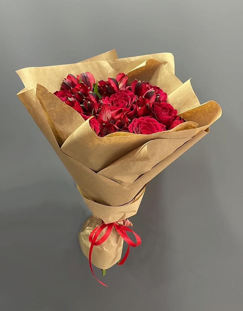 Букет цветов из: Альстромерии и Розы в Гремячее