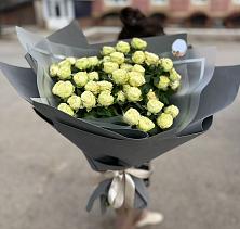Букет Белые кустовые розы Солинеро в Гремячее