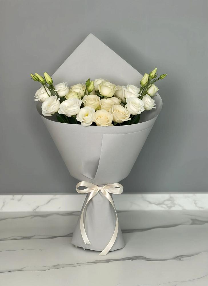 Букет цветов из: Розы и Лизиантусы в Гремячее